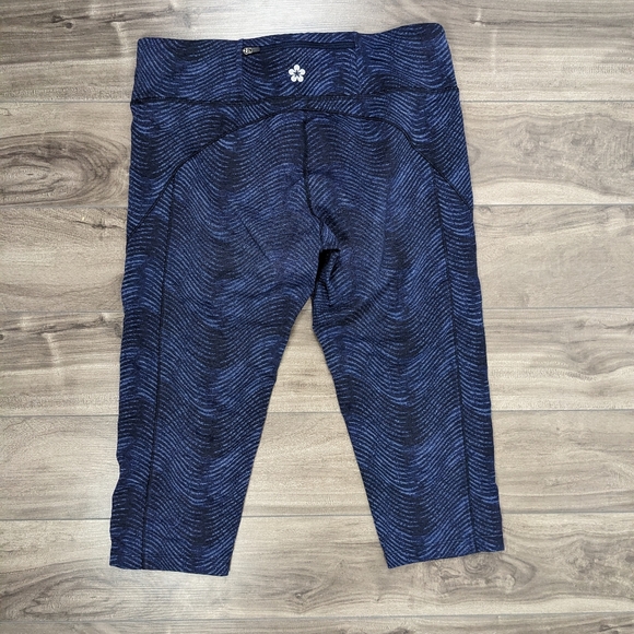 5/$25 Tuff Athletics Blue Crop Leggings Size Medium - Picture 7 of 8